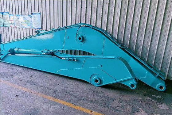 Длинная рука ковша экскаватора достигаемости